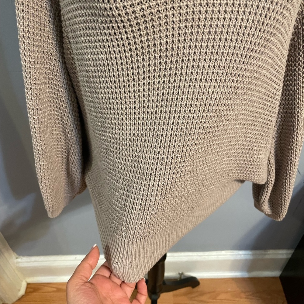 Express Sweater - Picture 2 of 4